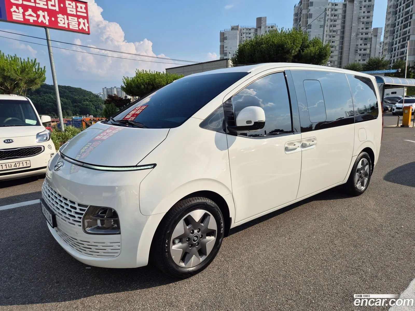 Hyundai Staria 2023 — 4