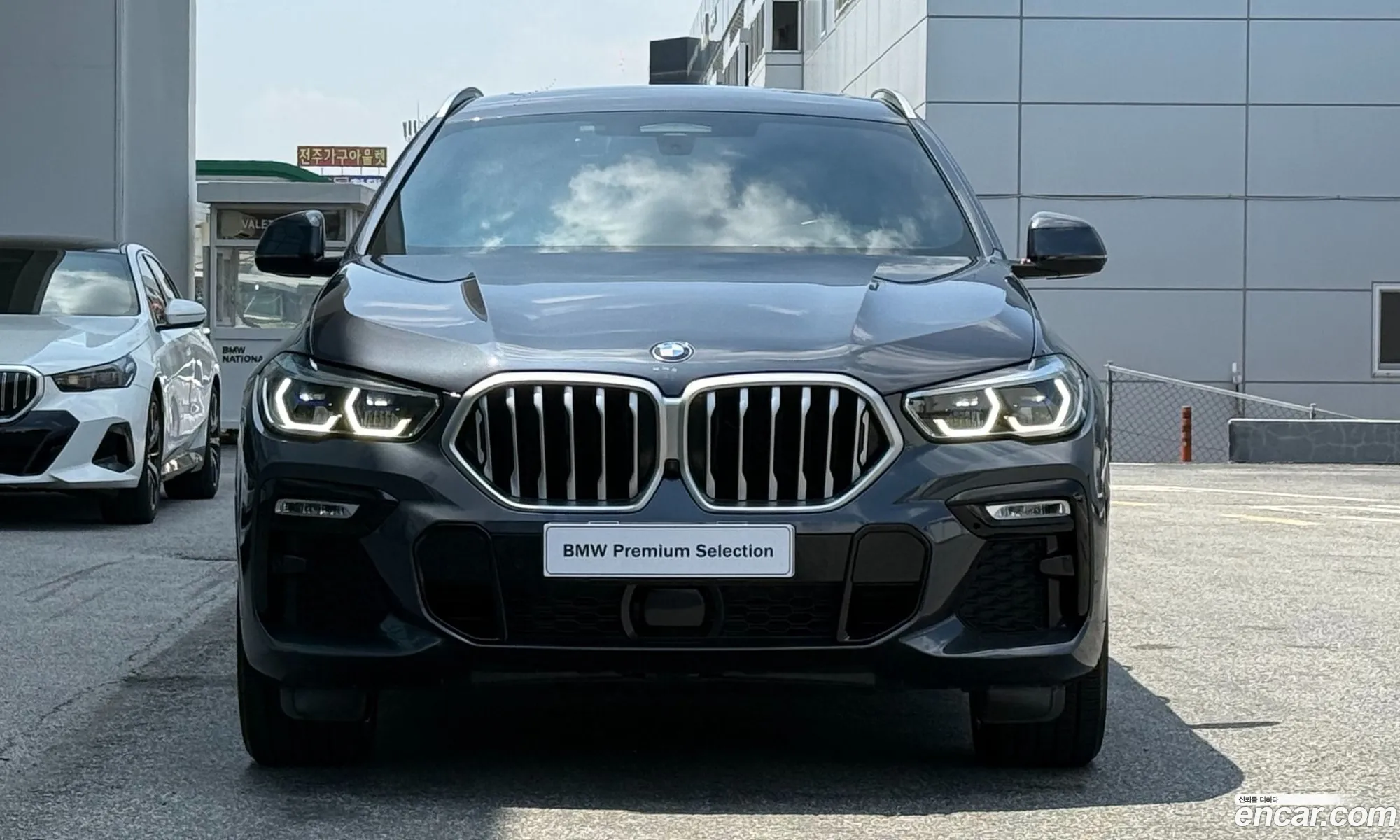 BMW X6 2021 — 16