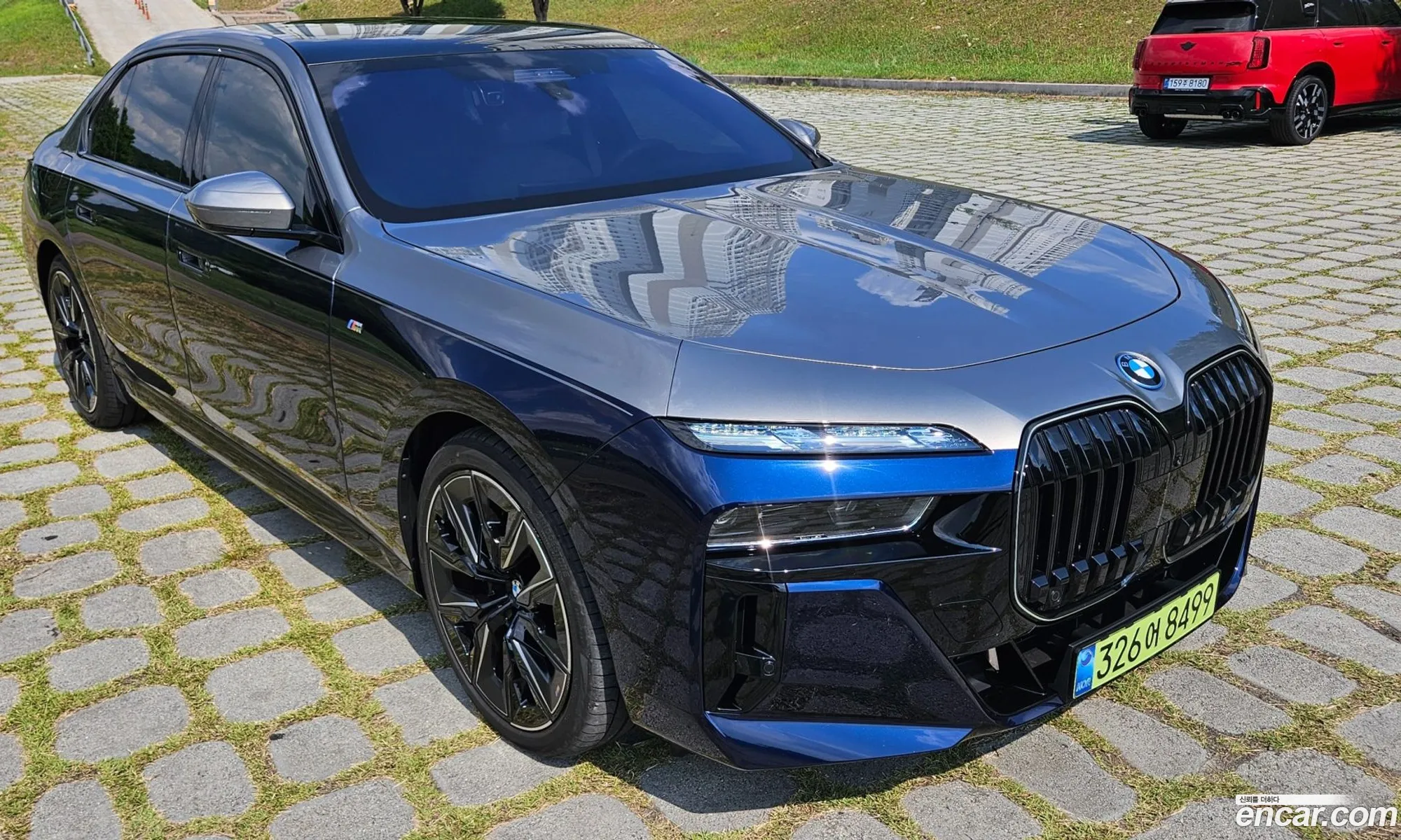 BMW 7 Series 2025 — 8