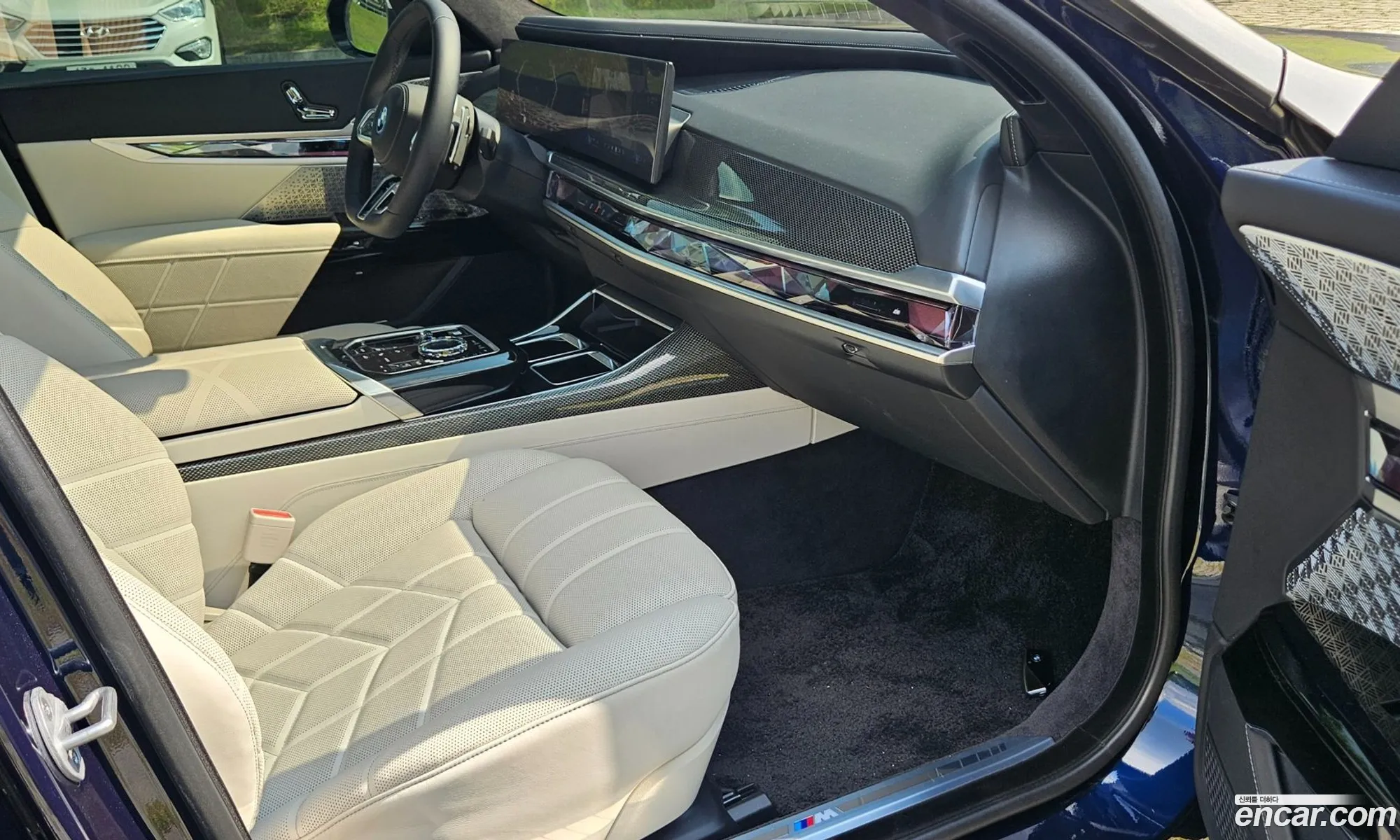 BMW 7 Series 2025 — 12
