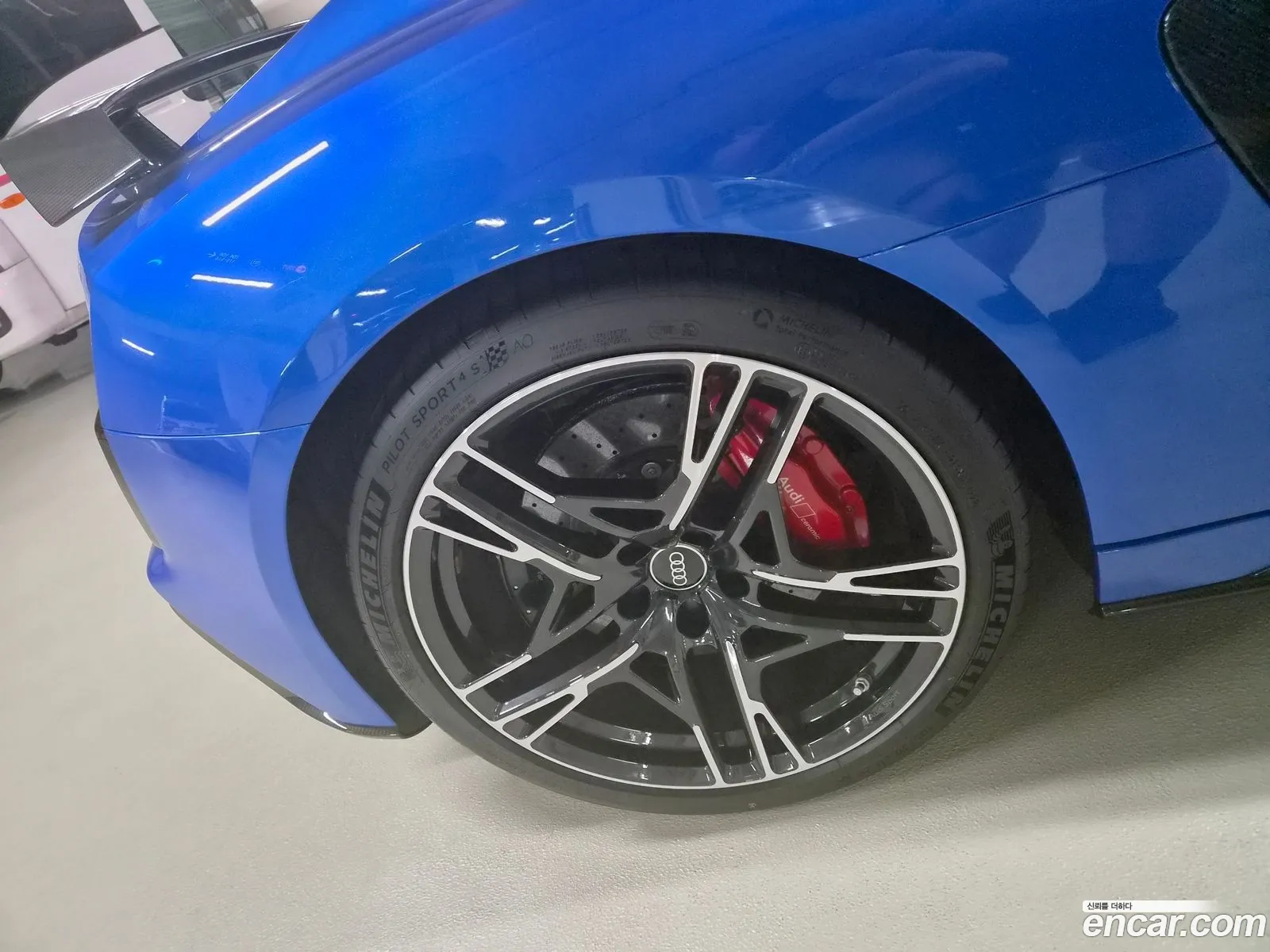 Audi R8 2021 — 6