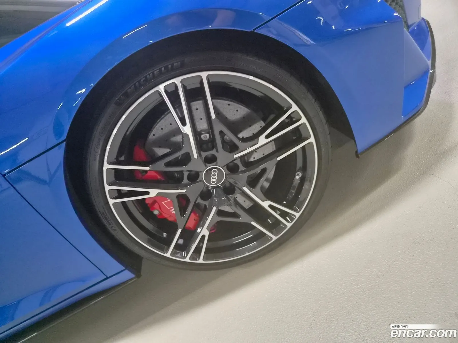 Audi R8 2021 — 14