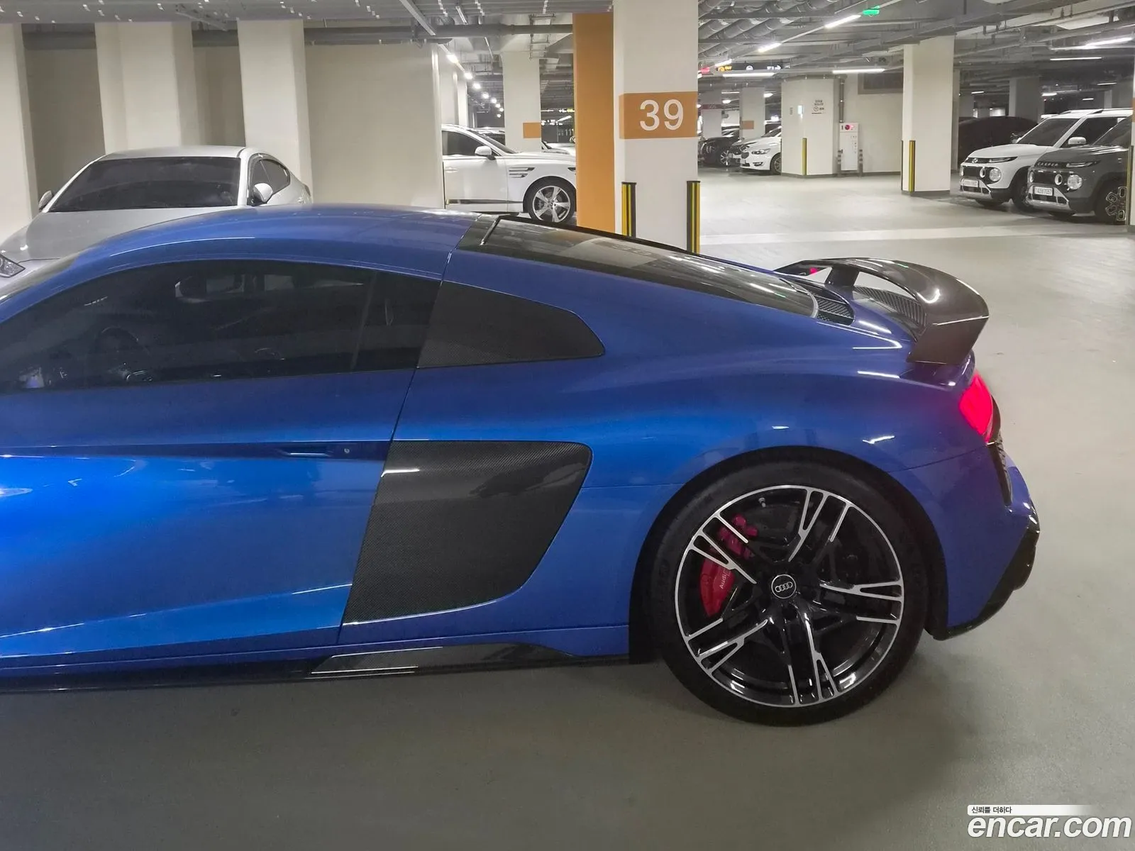 Audi R8 2021 — 8