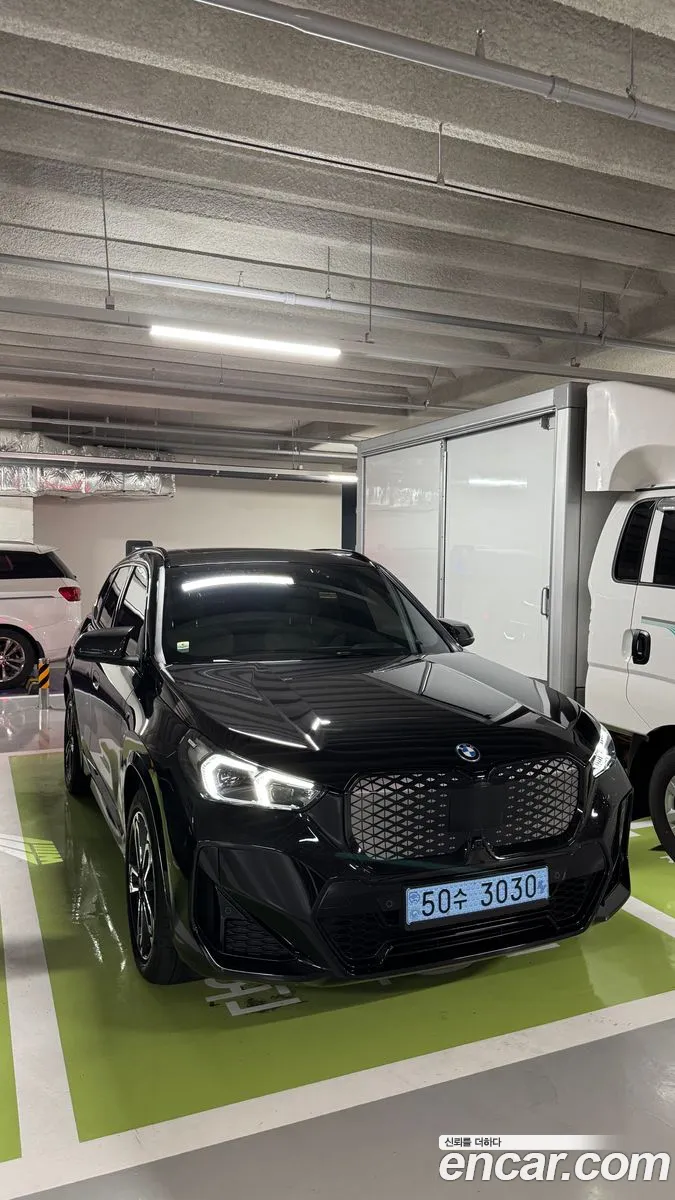 BMW iX1