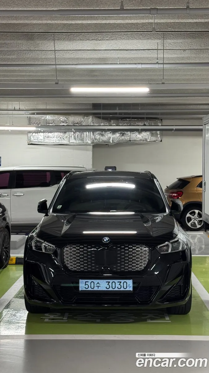 BMW iX1