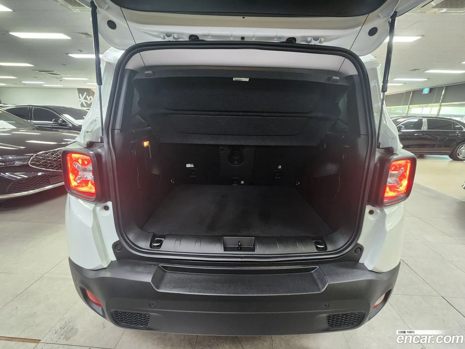 Jeep Renegade 2022 — 16
