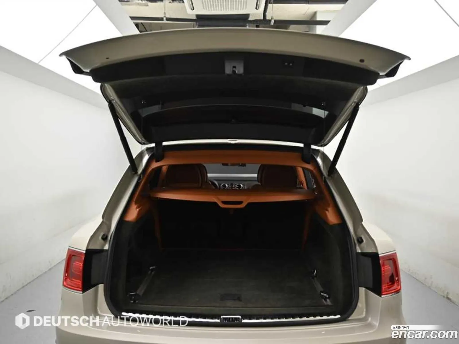 Bentley Bentayga 2018 — 11