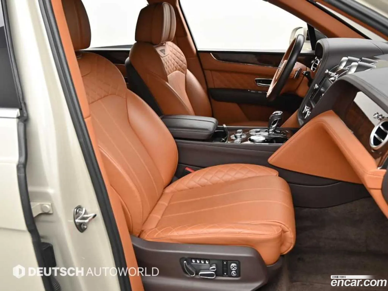 Bentley Bentayga 2018 — 16