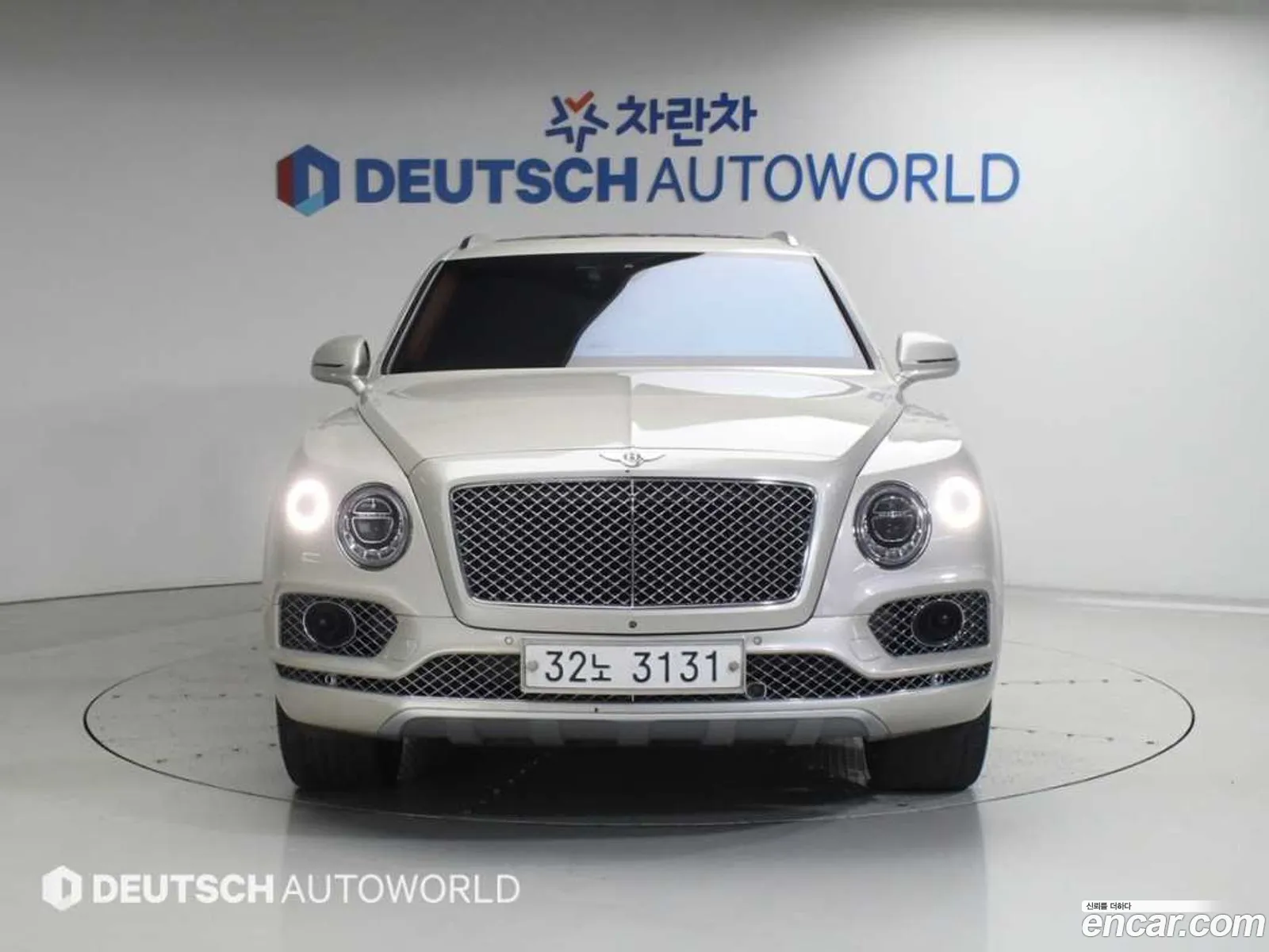 Bentley Bentayga 2018 — 17