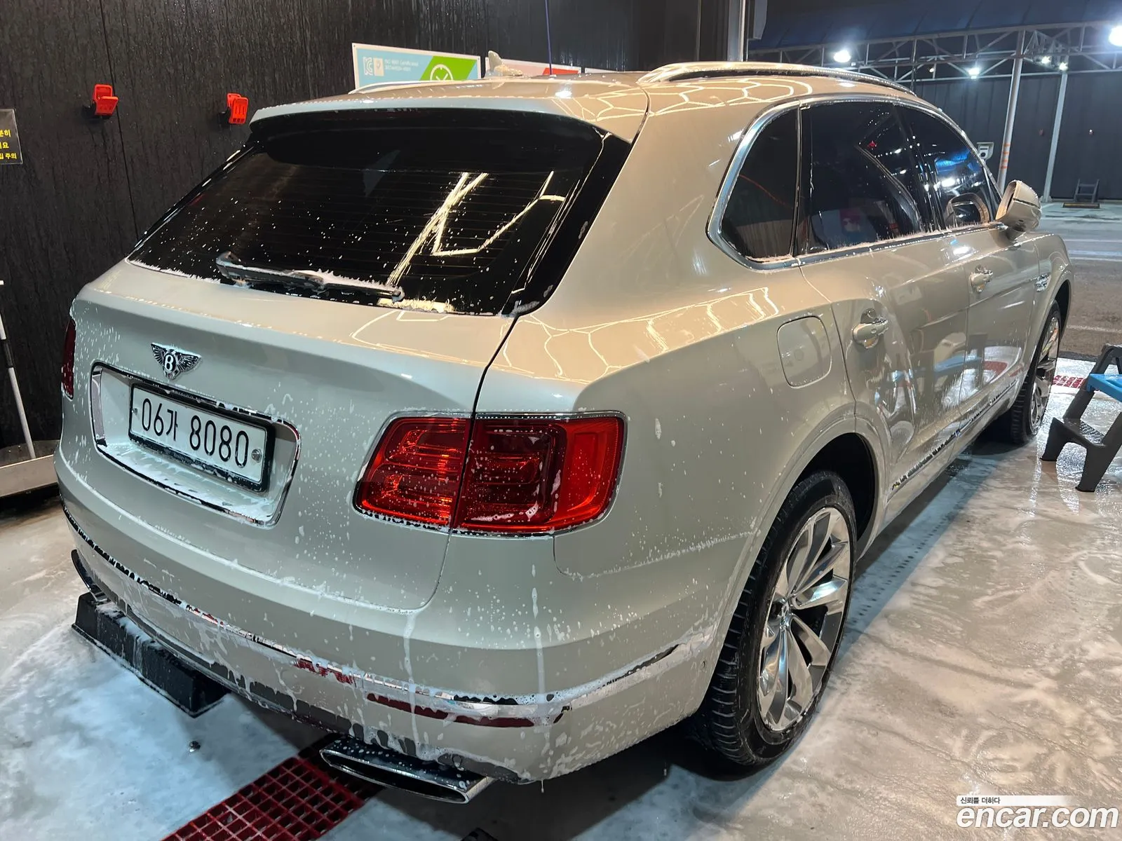 Bentley Bentayga 2017 — 4
