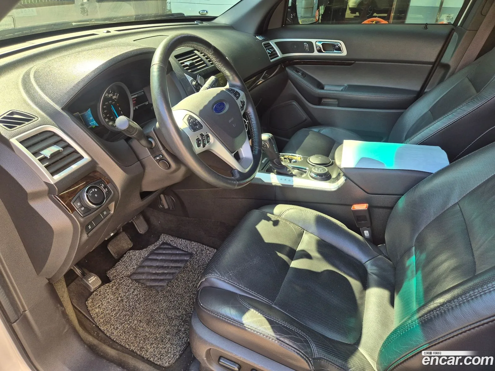 Ford Explorer 2013 — 14