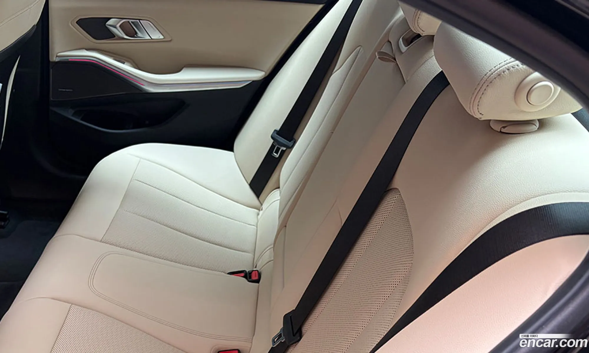 BMW 3 Series 2023 — 16