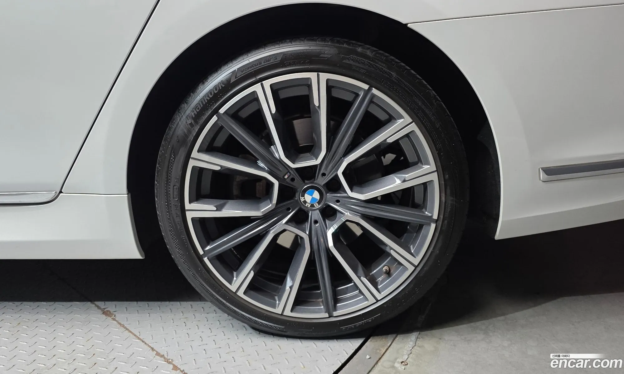 BMW 7 Series 2021 — 7