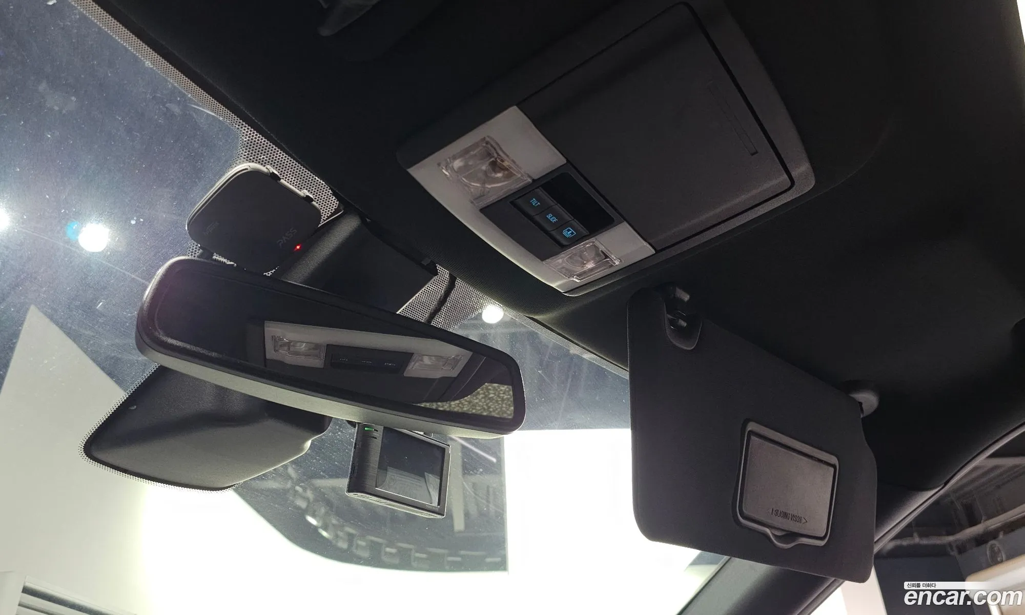 Ford Explorer 2019 1FM5K8FH2KGA56510 — 32