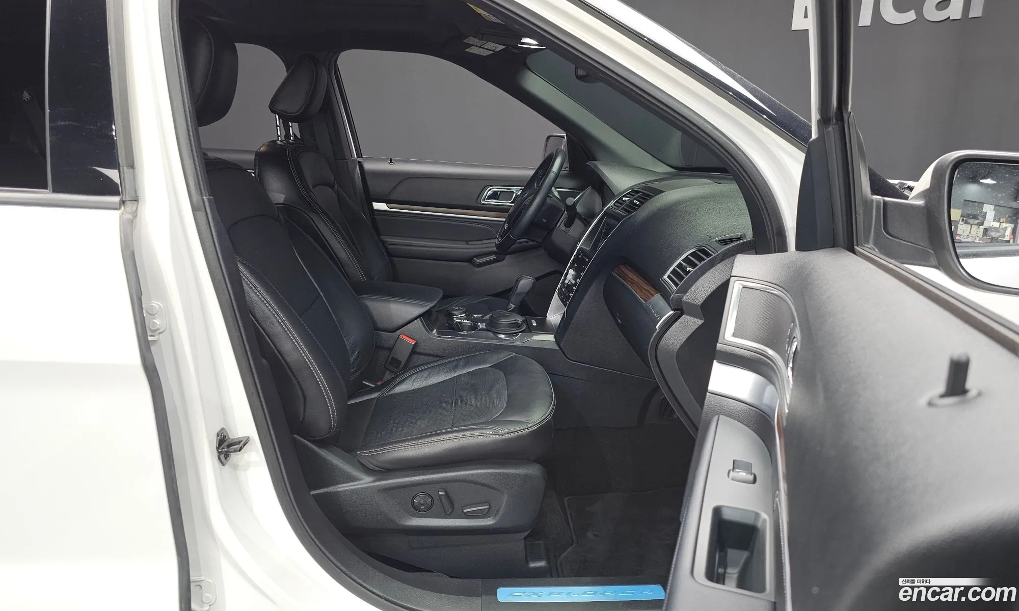 Ford Explorer 2019 1FM5K8FH2KGA56510 — 26