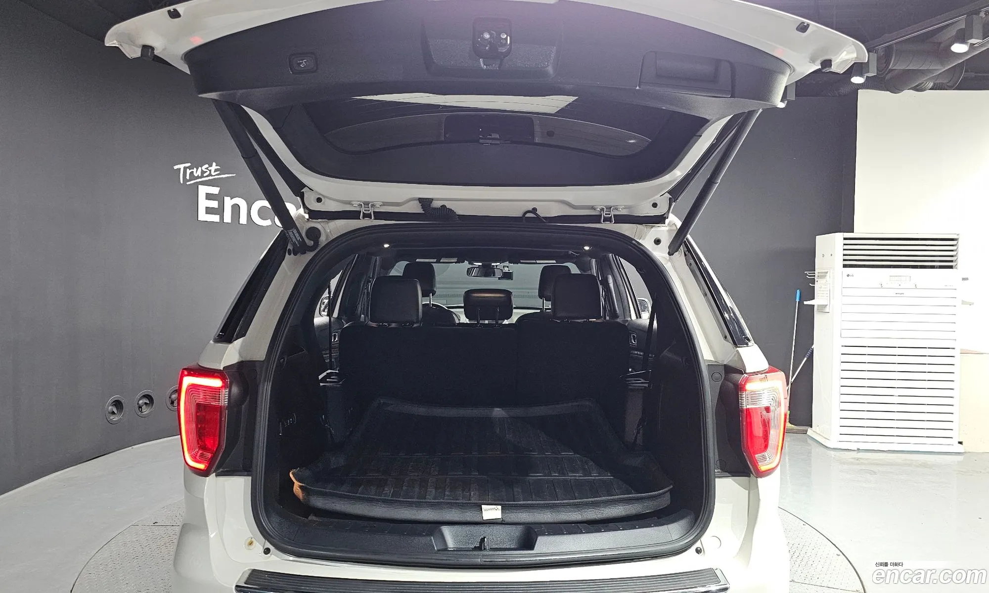 Ford Explorer 2019 1FM5K8FH2KGA56510 — 21
