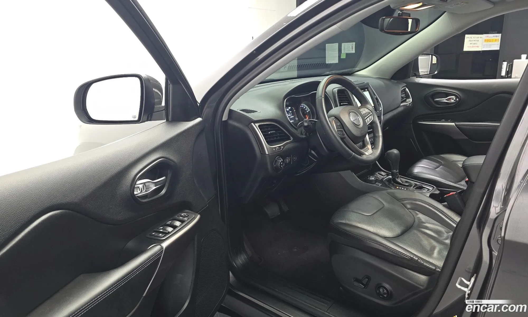 Jeep Cherokee 2019 1C4PJMCB3KD385047 — 8