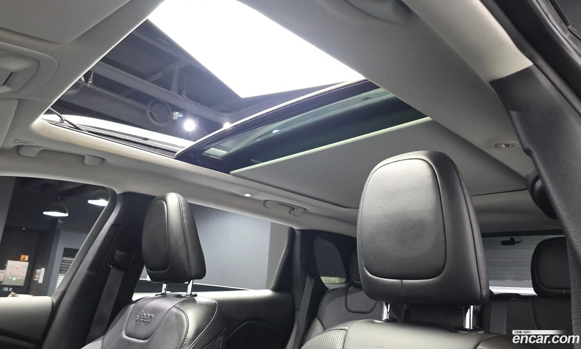 Jeep Cherokee 2019 1C4PJMCB3KD385047 — 19