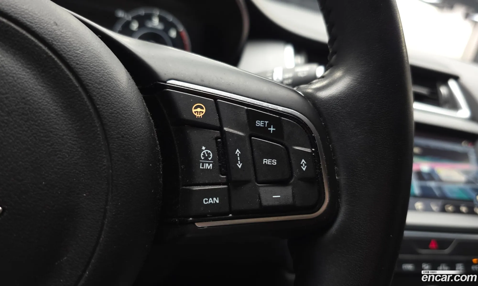 Jaguar E-Pace 2019 SADFA2BN2K1Z43763 — 21