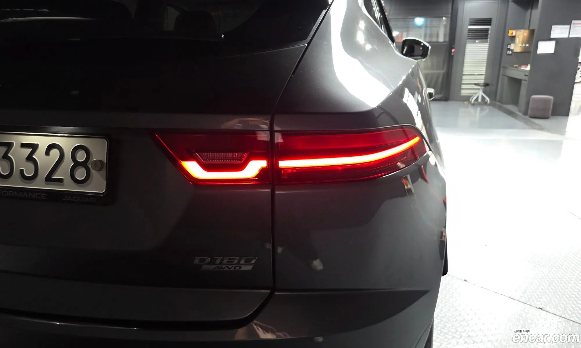 Jaguar E-Pace 2019 SADFA2BN2K1Z43763 — 17