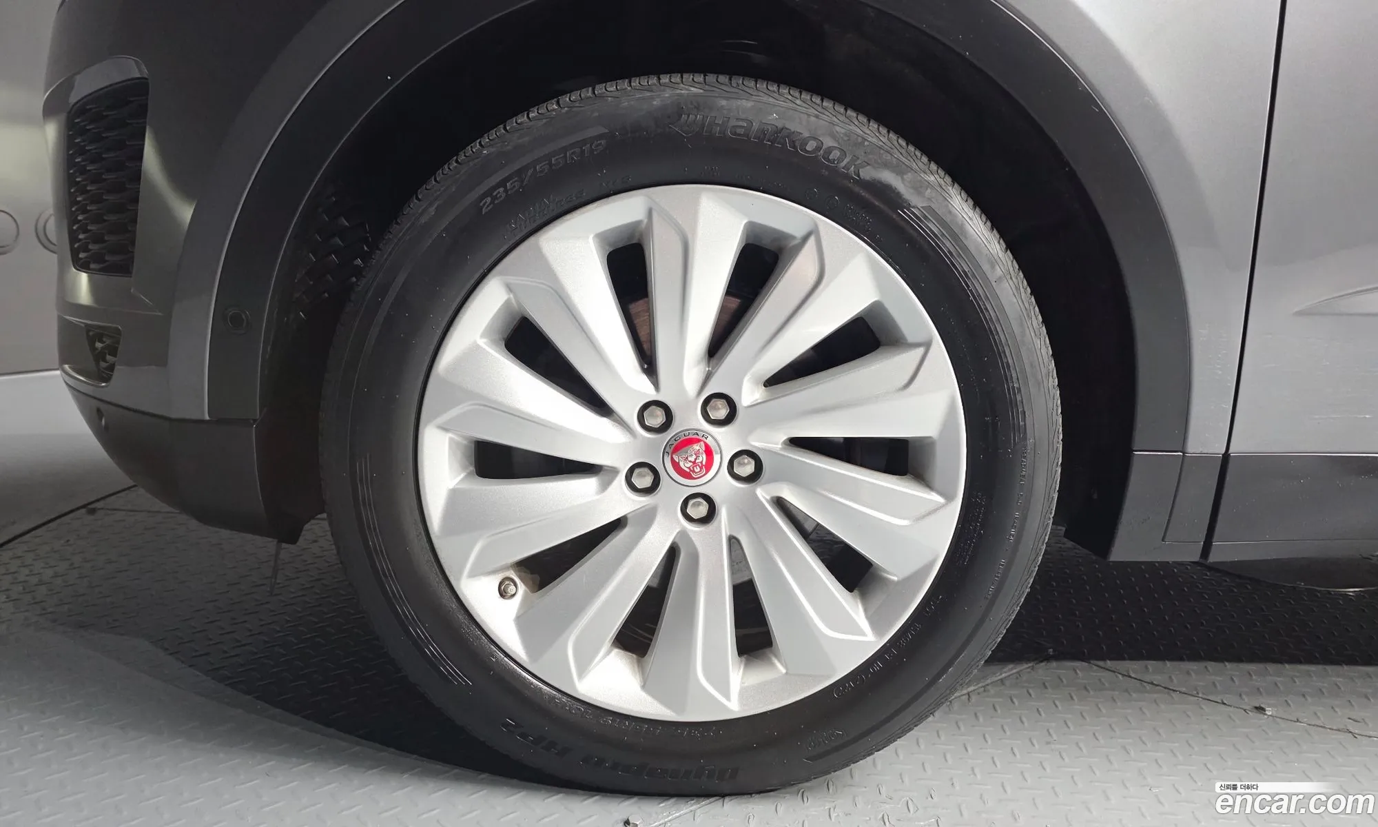 Jaguar E-Pace 2019 SADFA2BN2K1Z43763 — 10