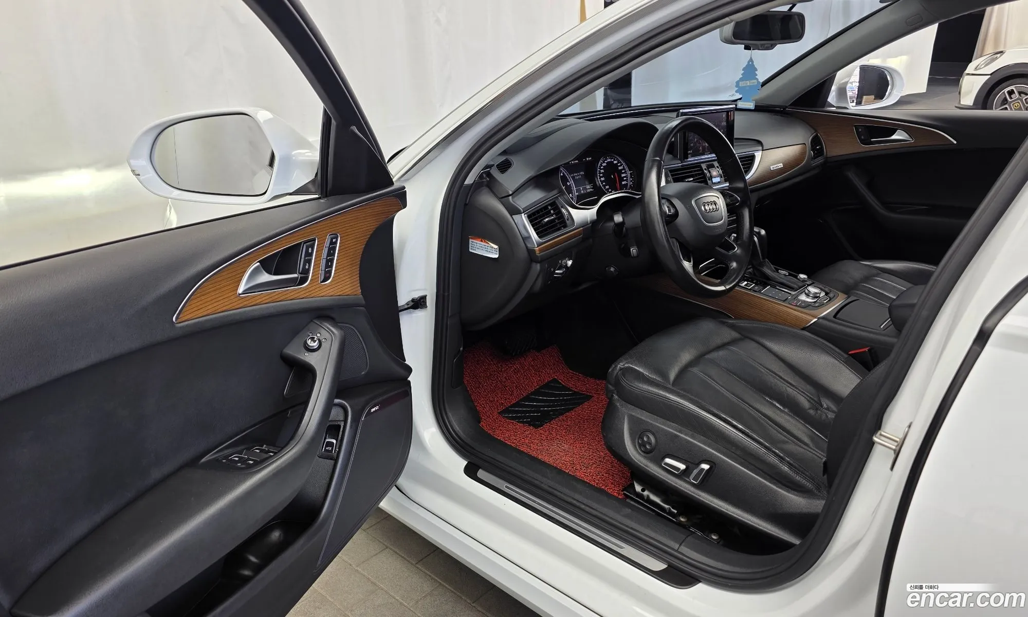 Audi A6 2015 — 16