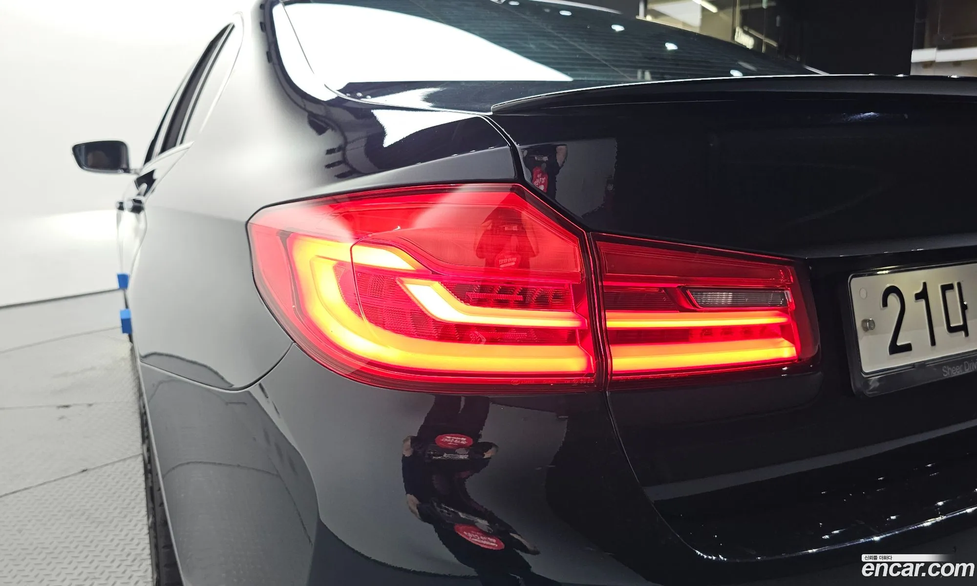 BMW 5 Series 2017 WBAJC3102JG994801 — 31