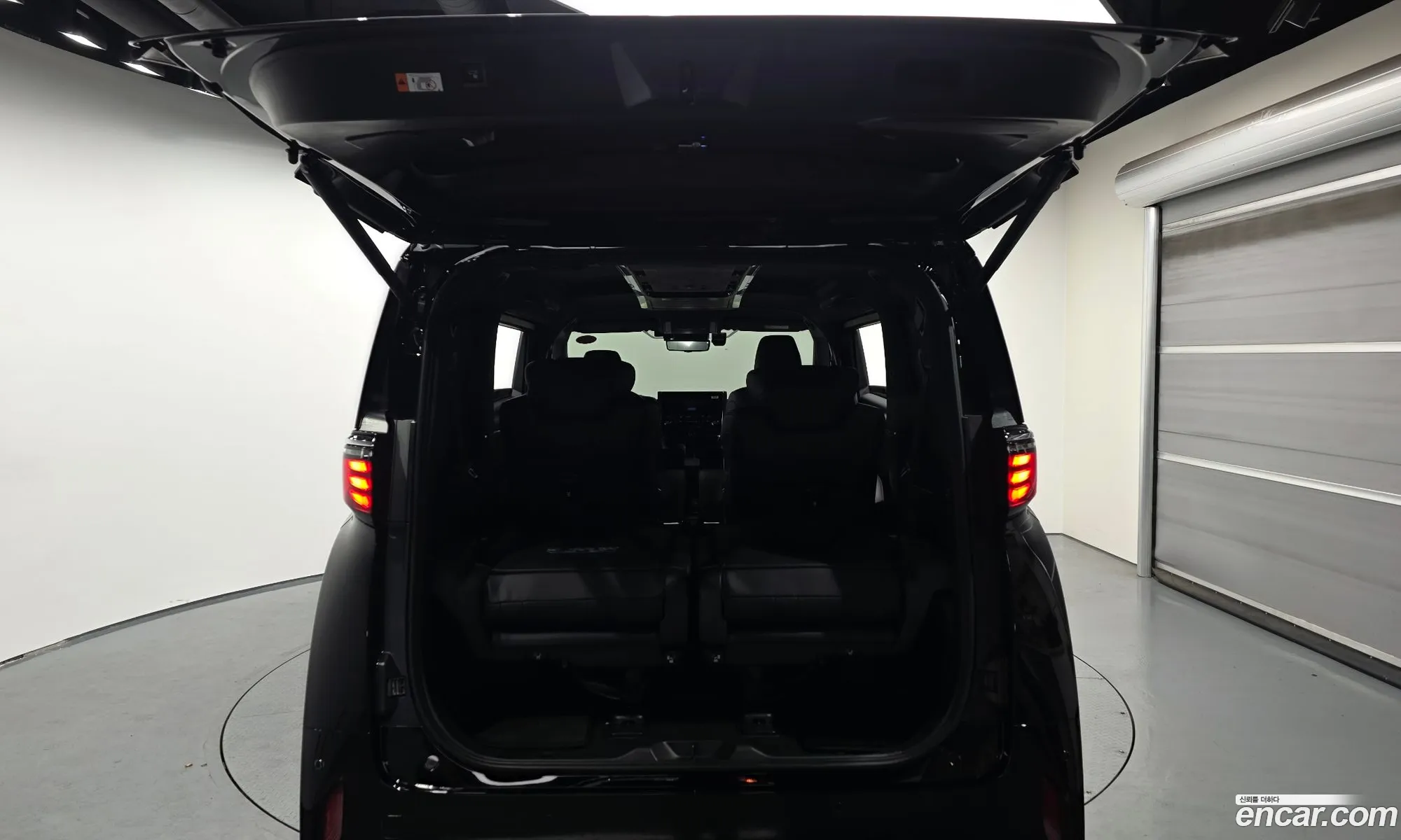 Toyota Alphard 2025 — 8