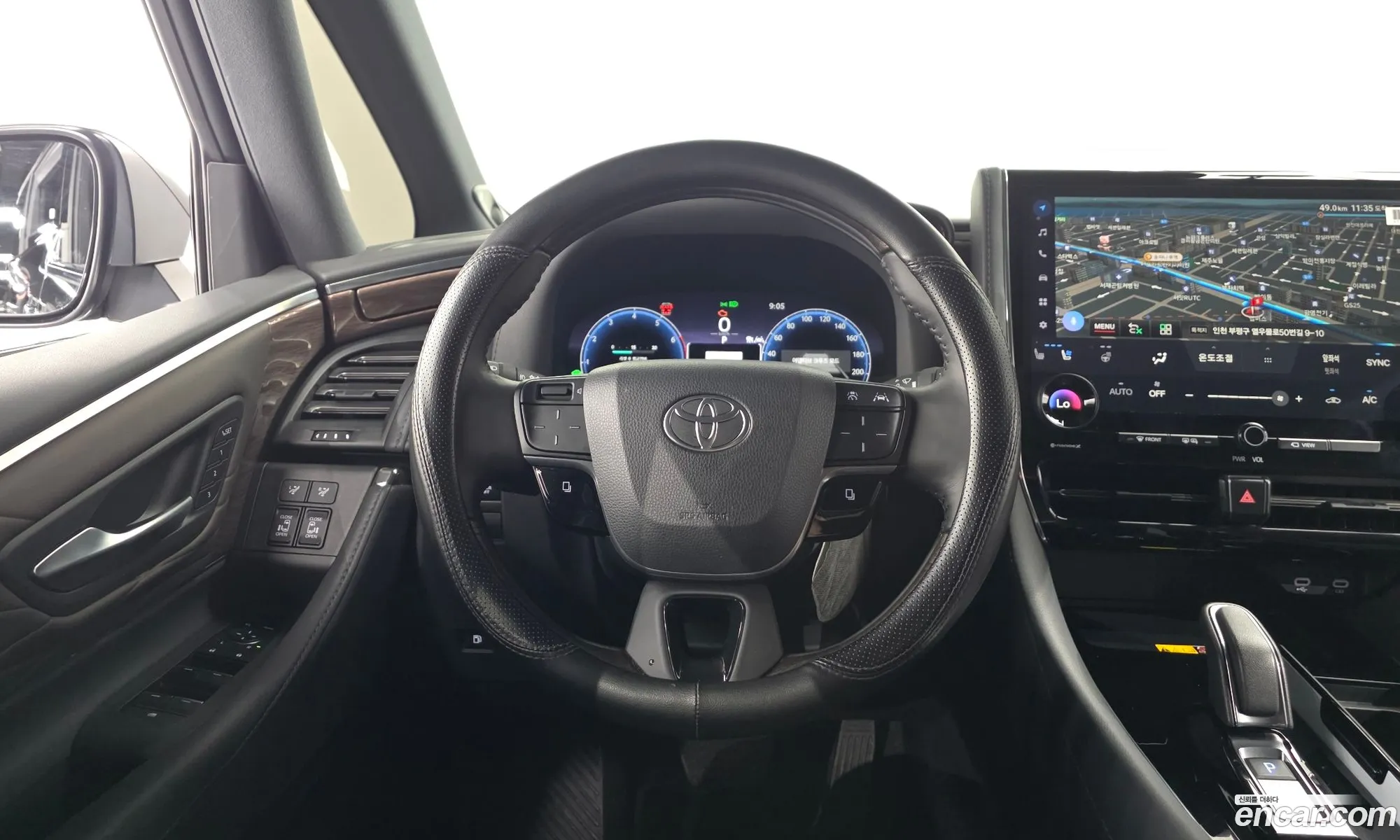 Toyota Alphard 2025 — 3