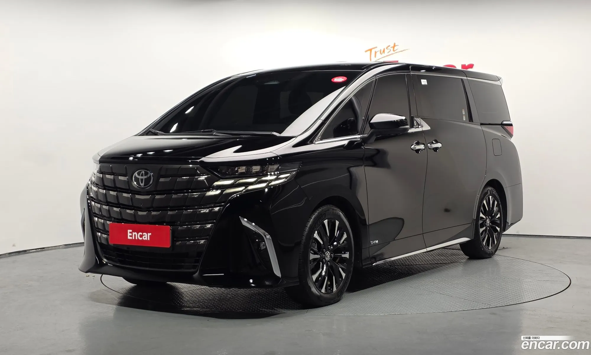 Toyota Alphard 2025 — 4