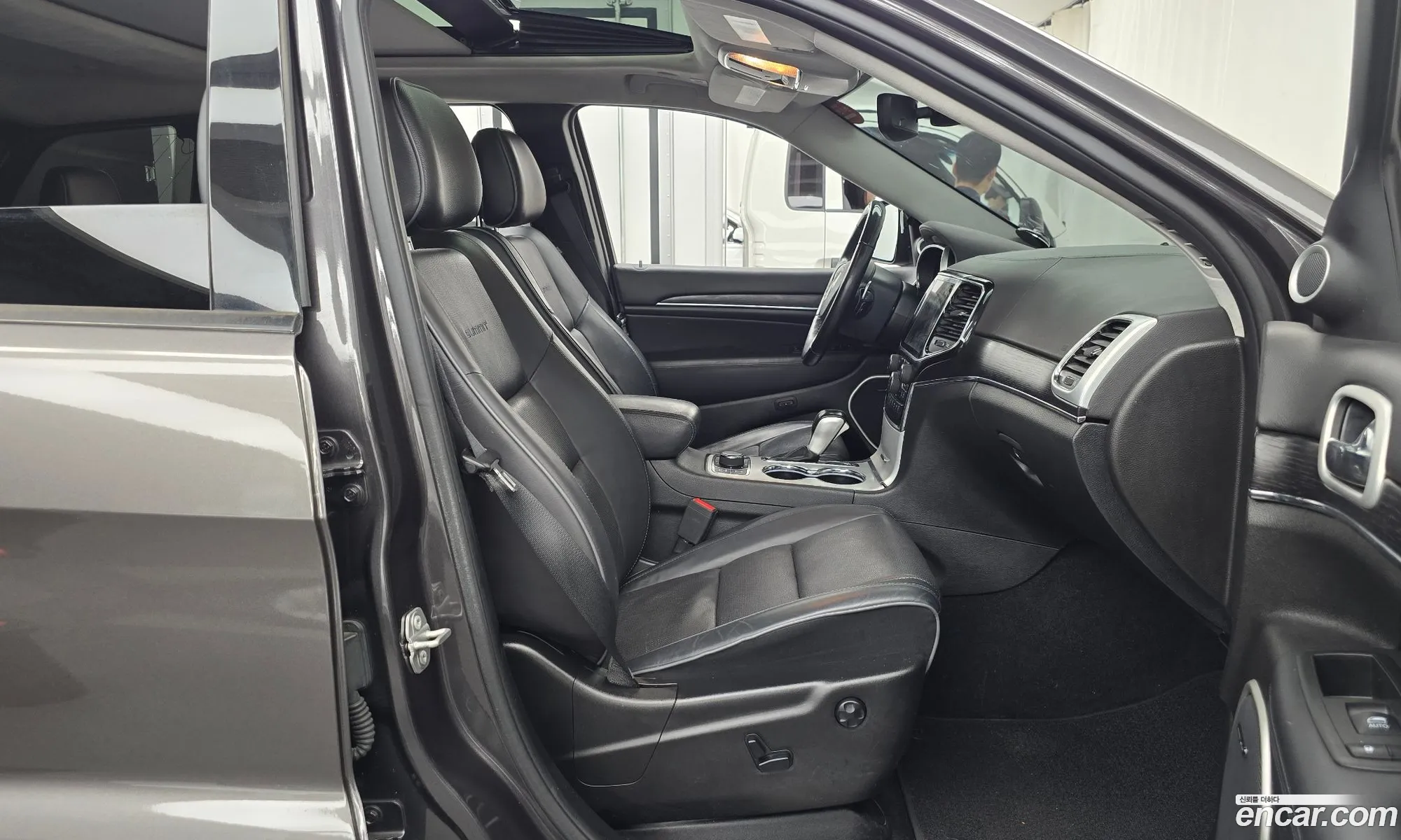 Jeep Grand Cherokee 2021 — 4