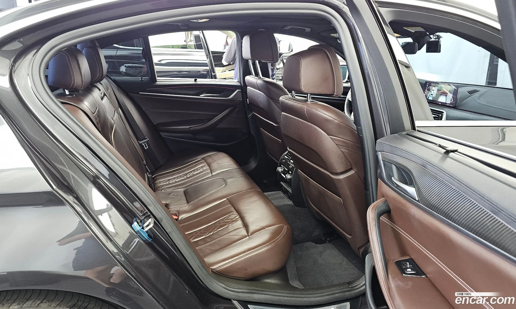BMW 5 Series 2017 WBAJD9102JWC10982 — 11