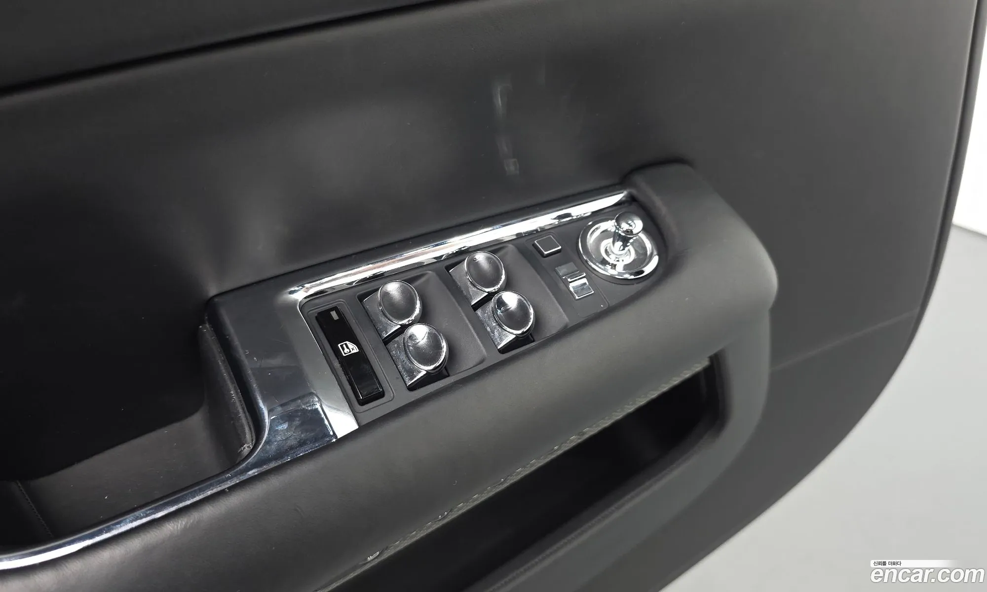 Rolls-Royce Dawn 2020 SCAXZ8109LU200414 — 32