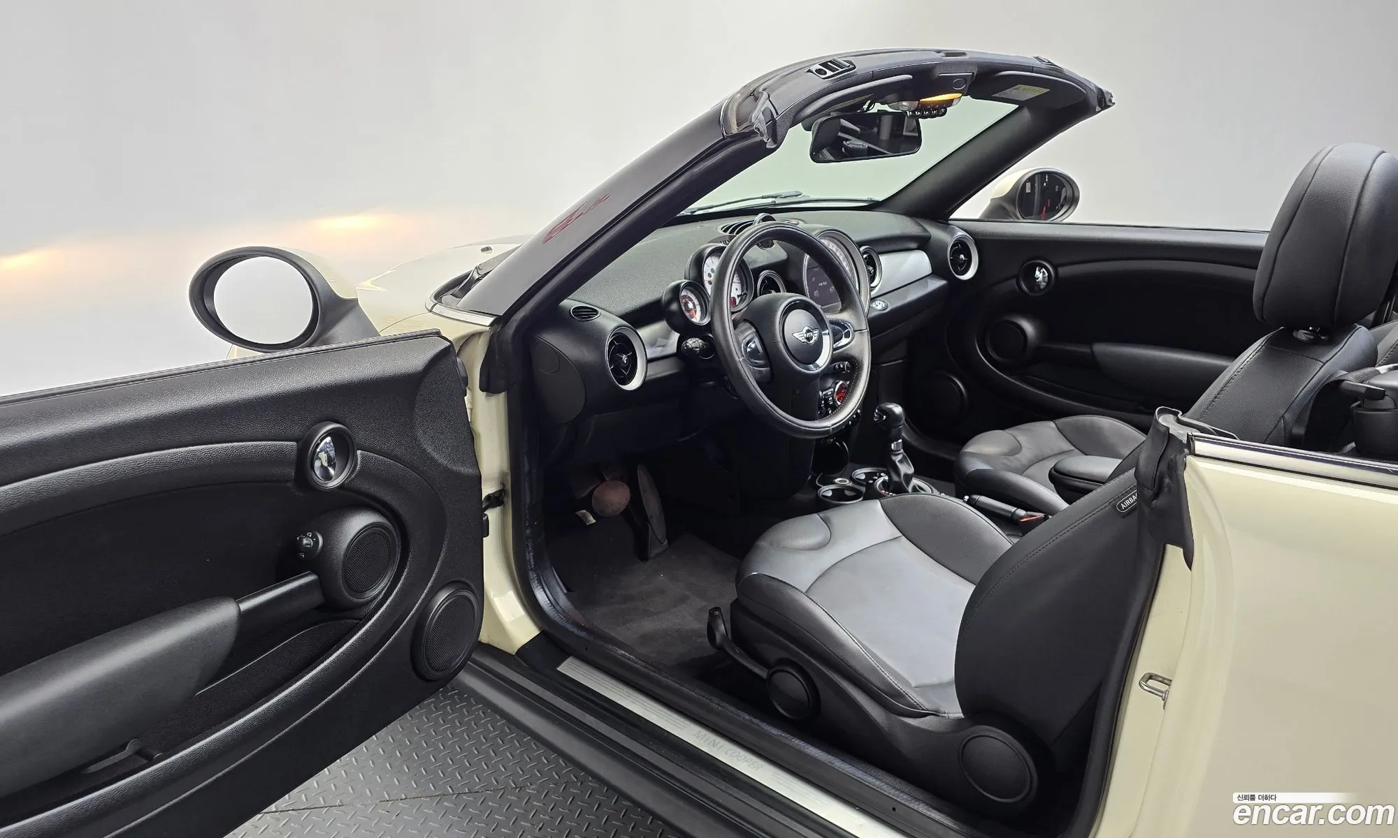 Mini Cooper Roadster 2012 WMWSY1100CT311286 — 13