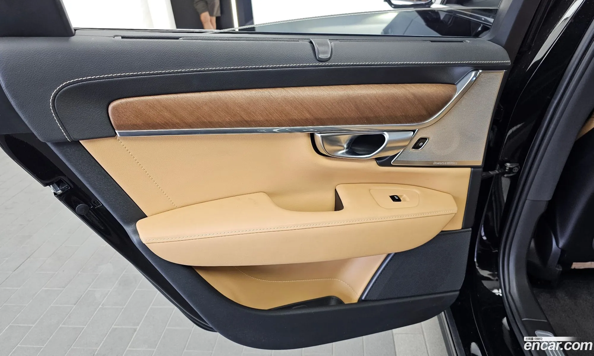Volvo S90 2019 — 26