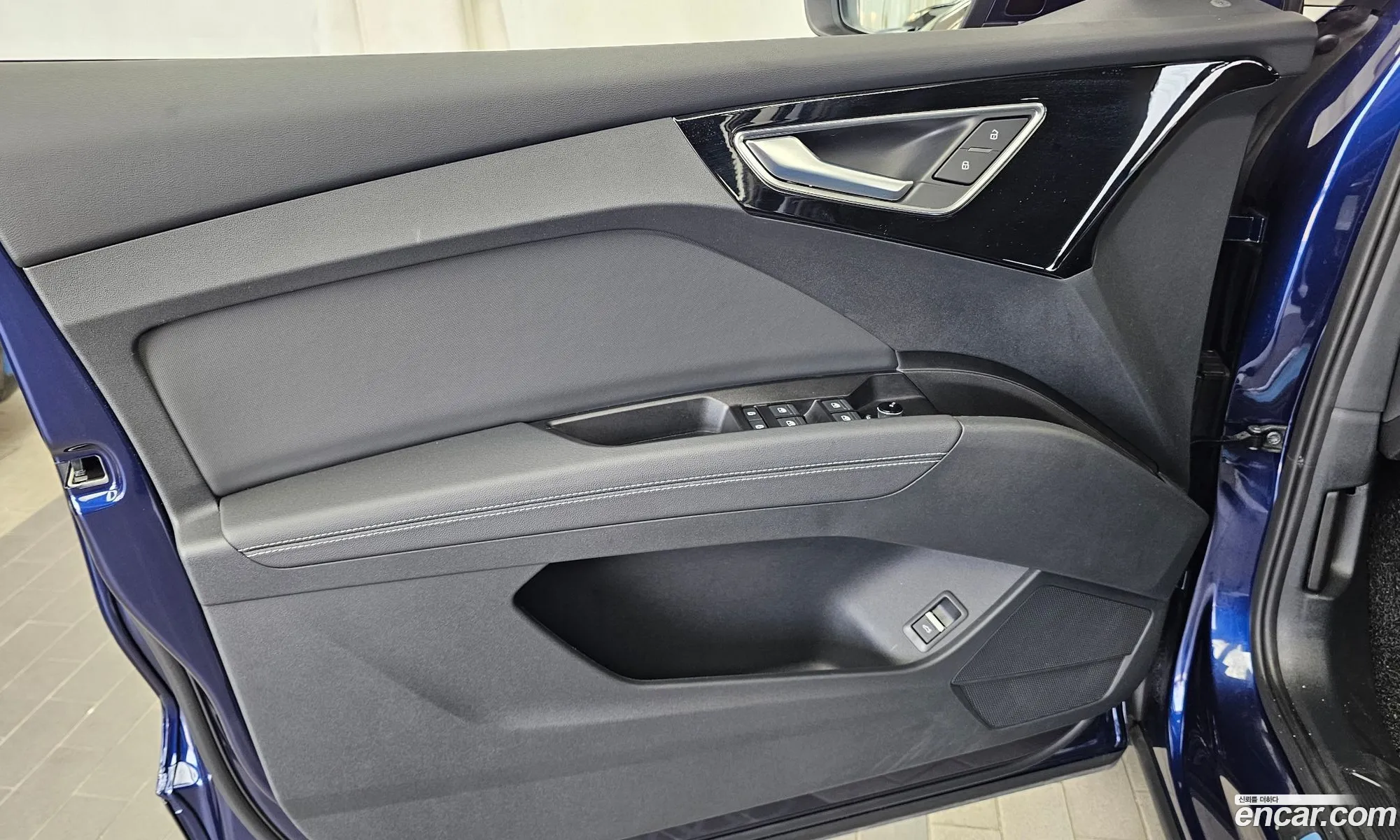 Audi Q4 e-tron 2025 — 9