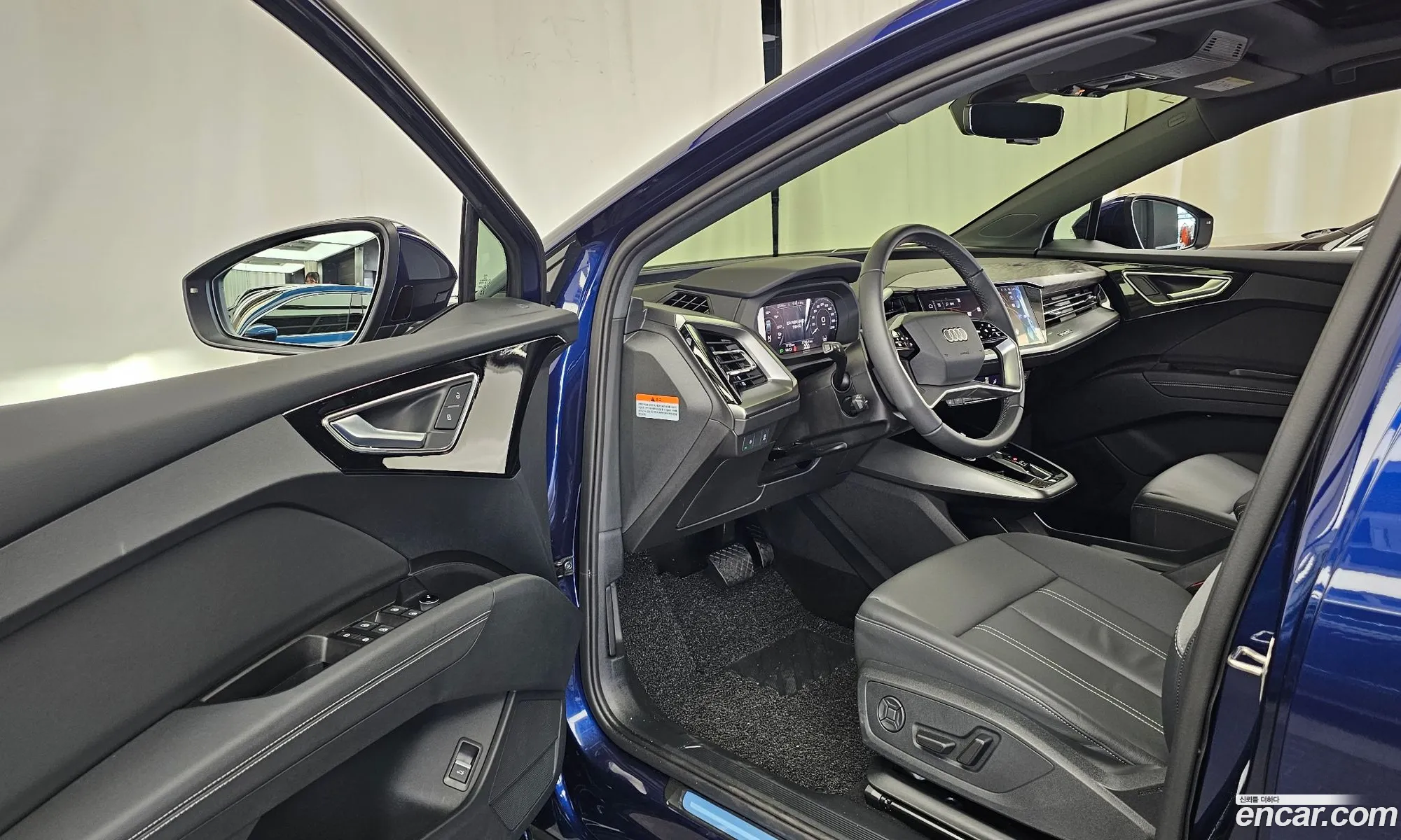 Audi Q4 e-tron 2025 — 32