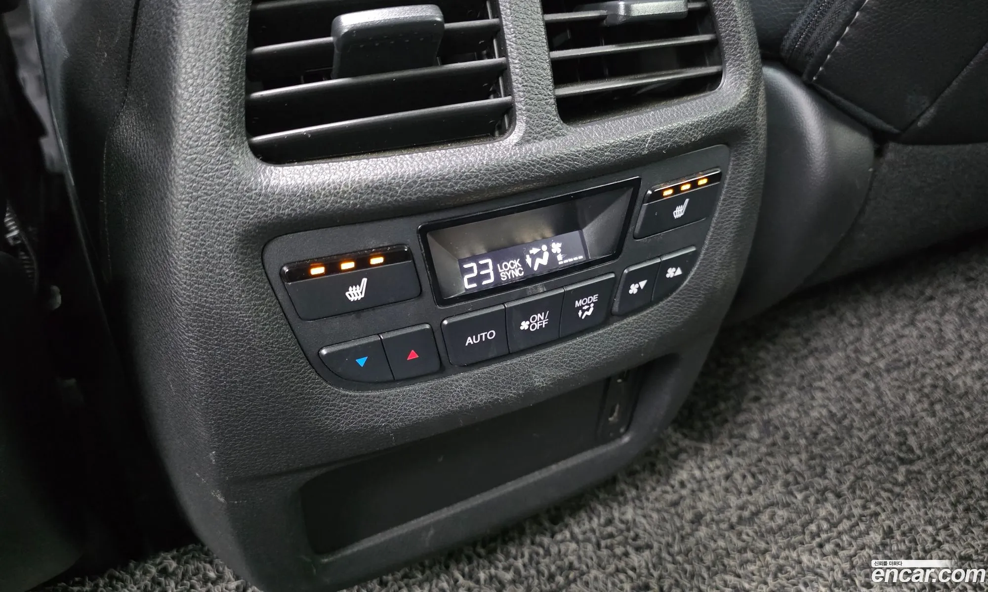 Honda Pilot 2017 5FNYF6850HB201071 — 17