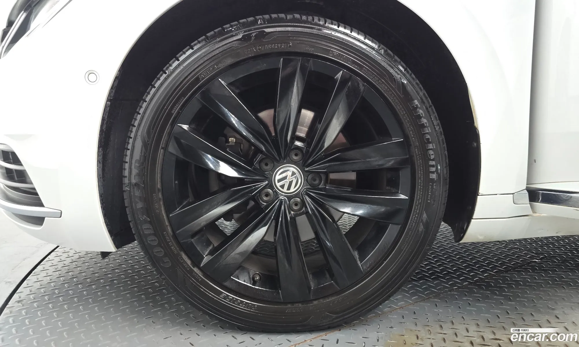 Volkswagen Arteon 2019 — 19