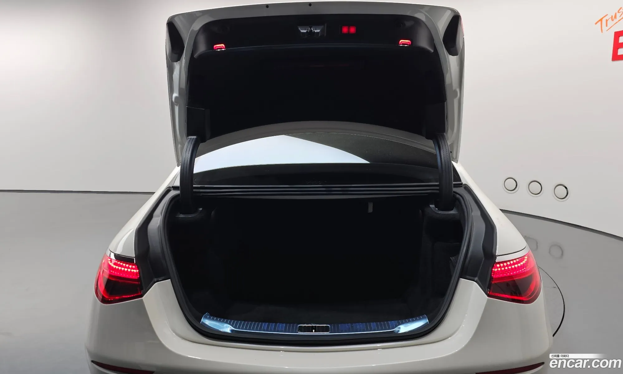 Mercedes-Benz S-Class W223 2022 — 12