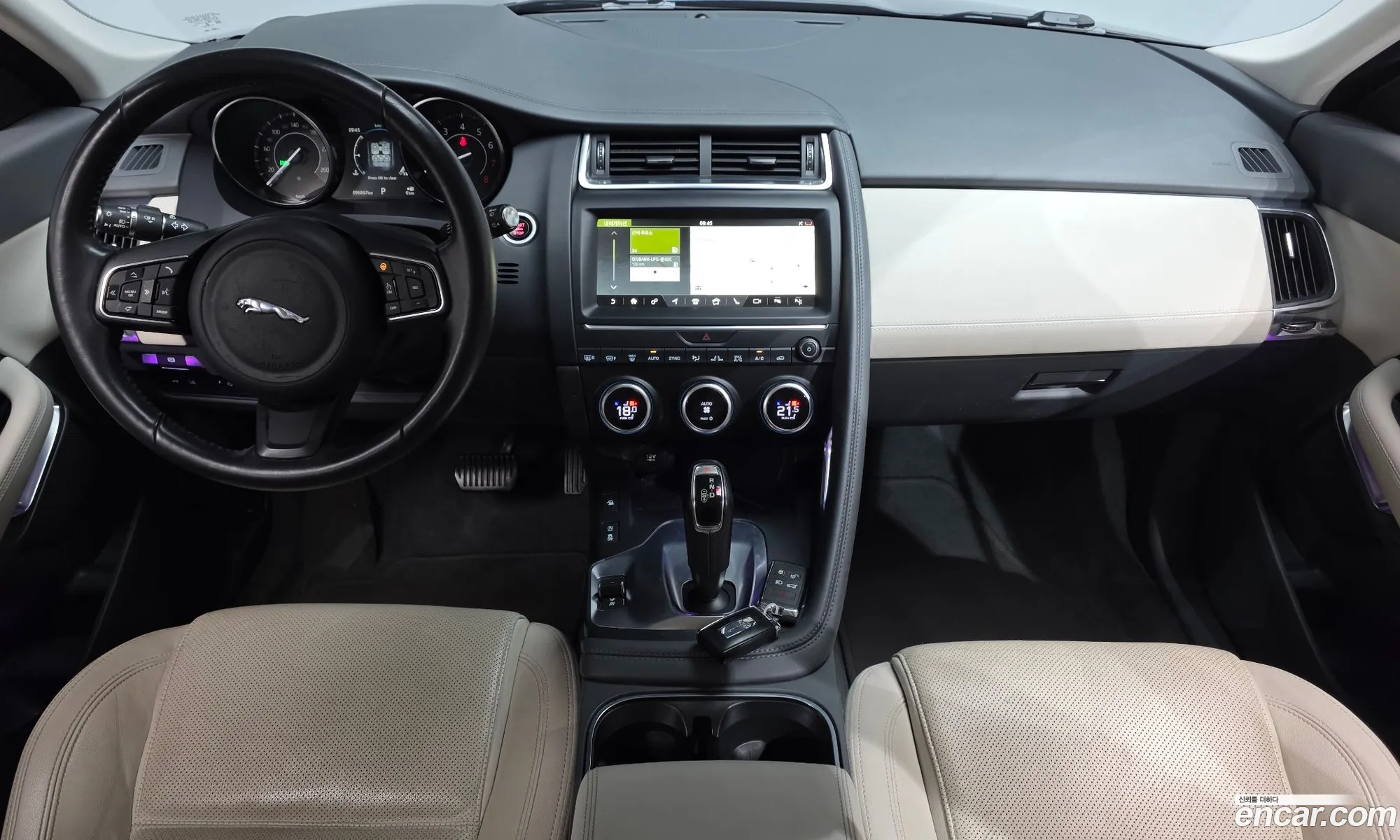 Jaguar E-Pace 2018 SADFA2BX9J1Z09240 — 10
