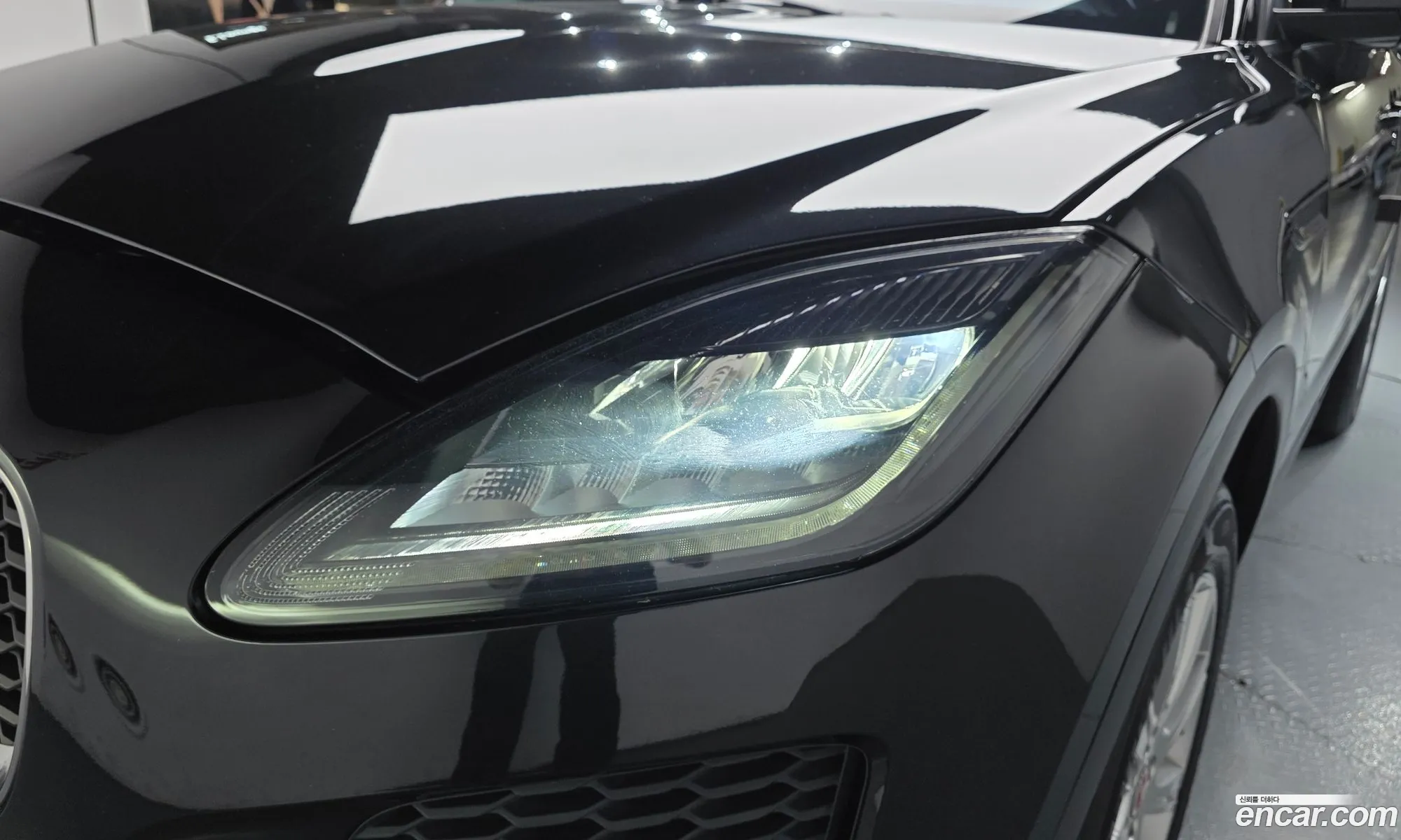 Jaguar E-Pace 2018 SADFA2BX9J1Z09240 — 14