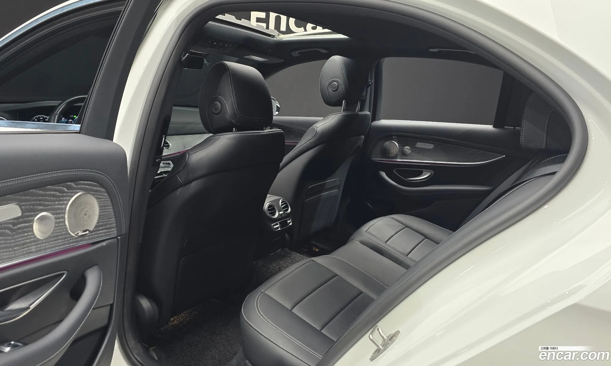 Mercedes-Benz E-Class W213 2022 — 18