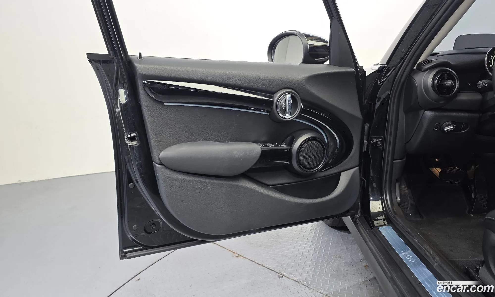 Mini Cooper 2023 WMW41DK07P2U21518 — 26