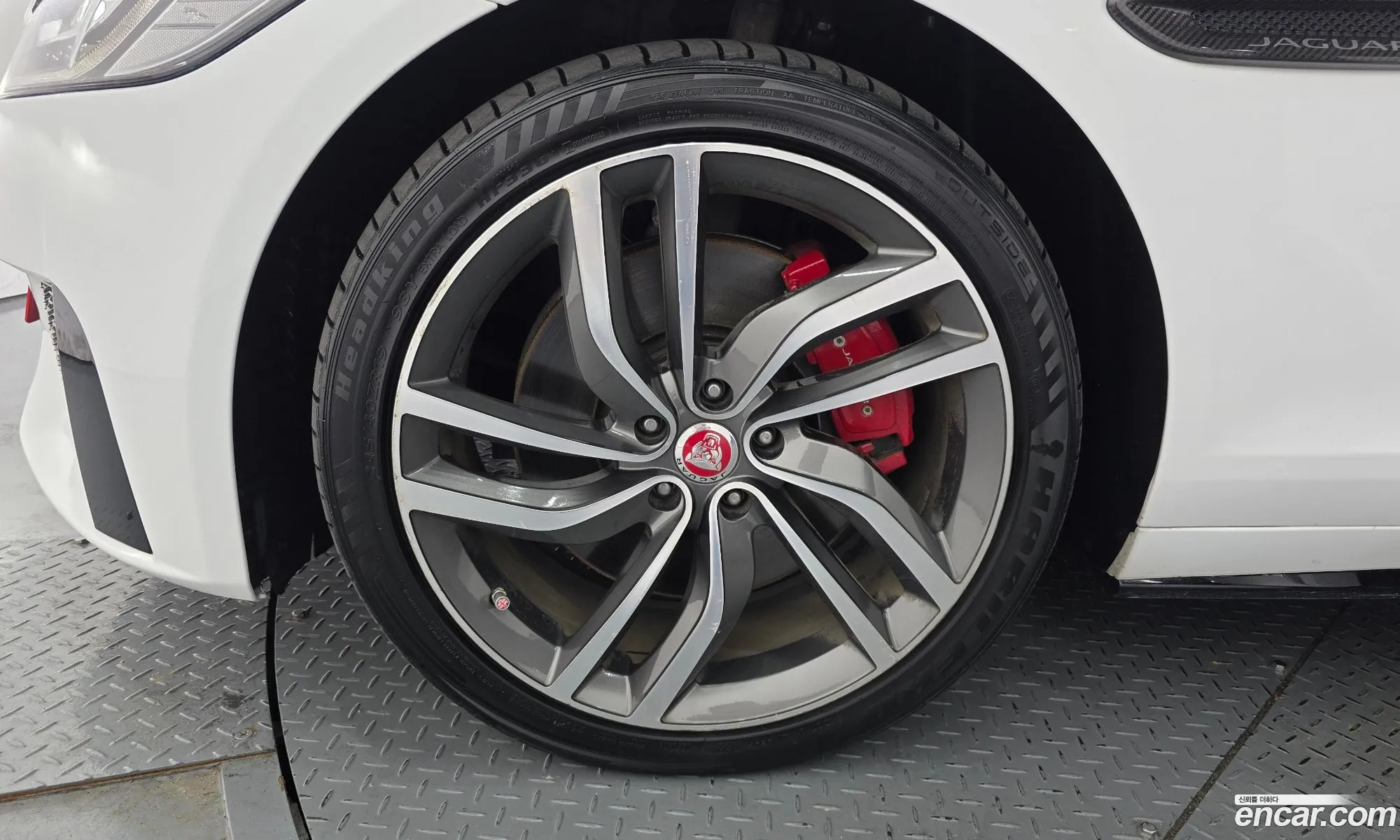 Jaguar XF 2017 SAJBA4BVXHCY38683 — 19