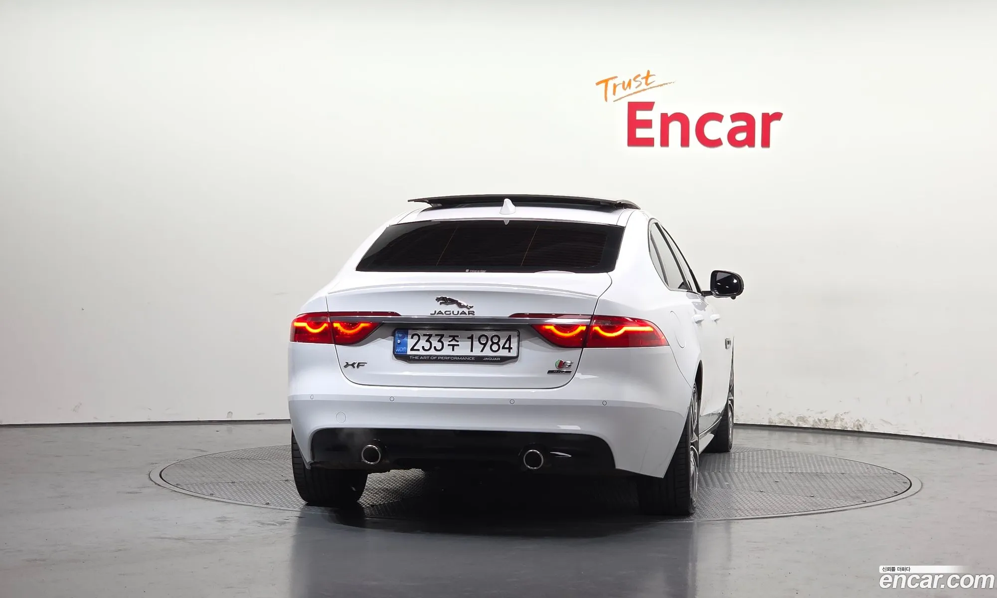 Jaguar XF 2017 SAJBA4BVXHCY38683 — 12