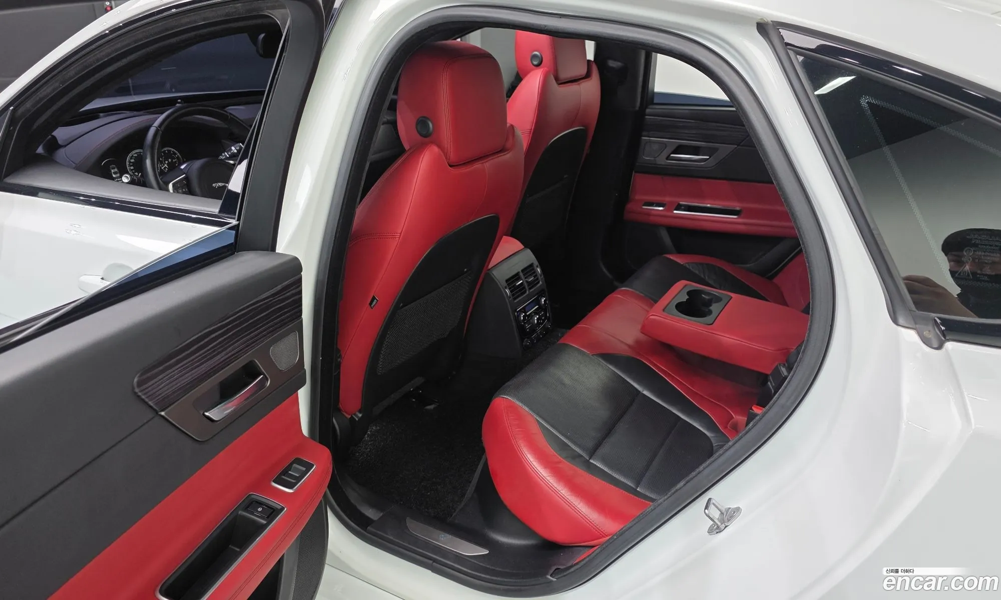 Jaguar XF 2017 SAJBA4BVXHCY38683 — 18