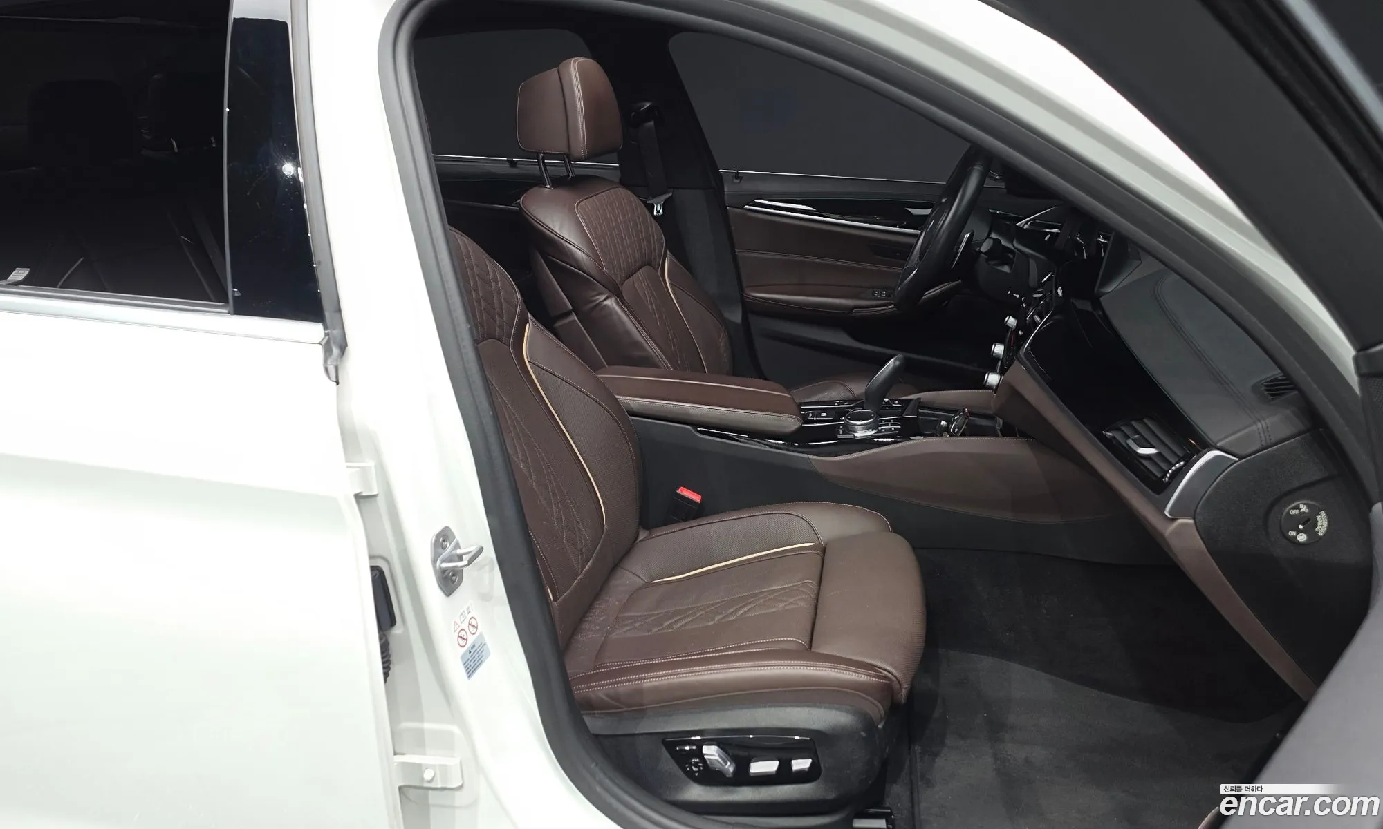BMW 5 Series 2019 WBAJD9104KB277802 — 15