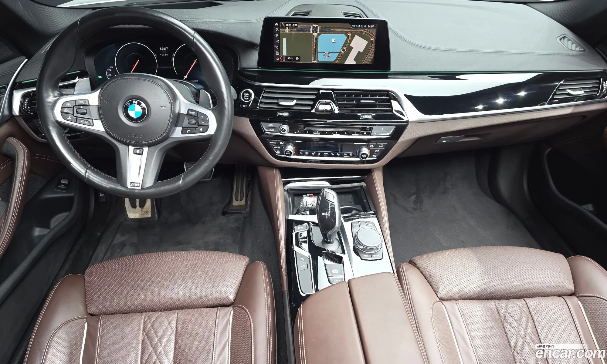 BMW 5 Series 2019 WBAJD9104KB277802 — 18