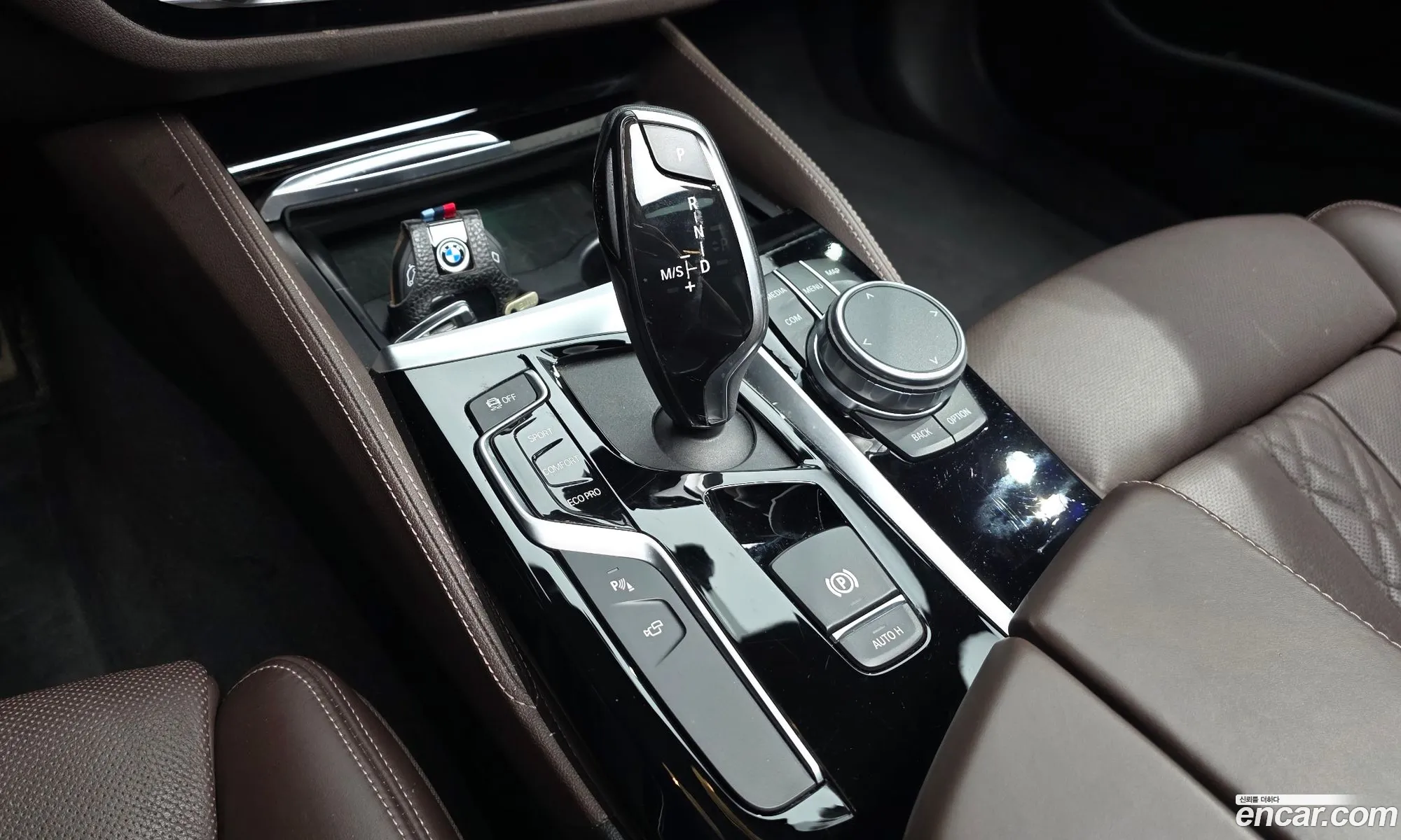 BMW 5 Series 2019 WBAJD9104KB277802 — 14